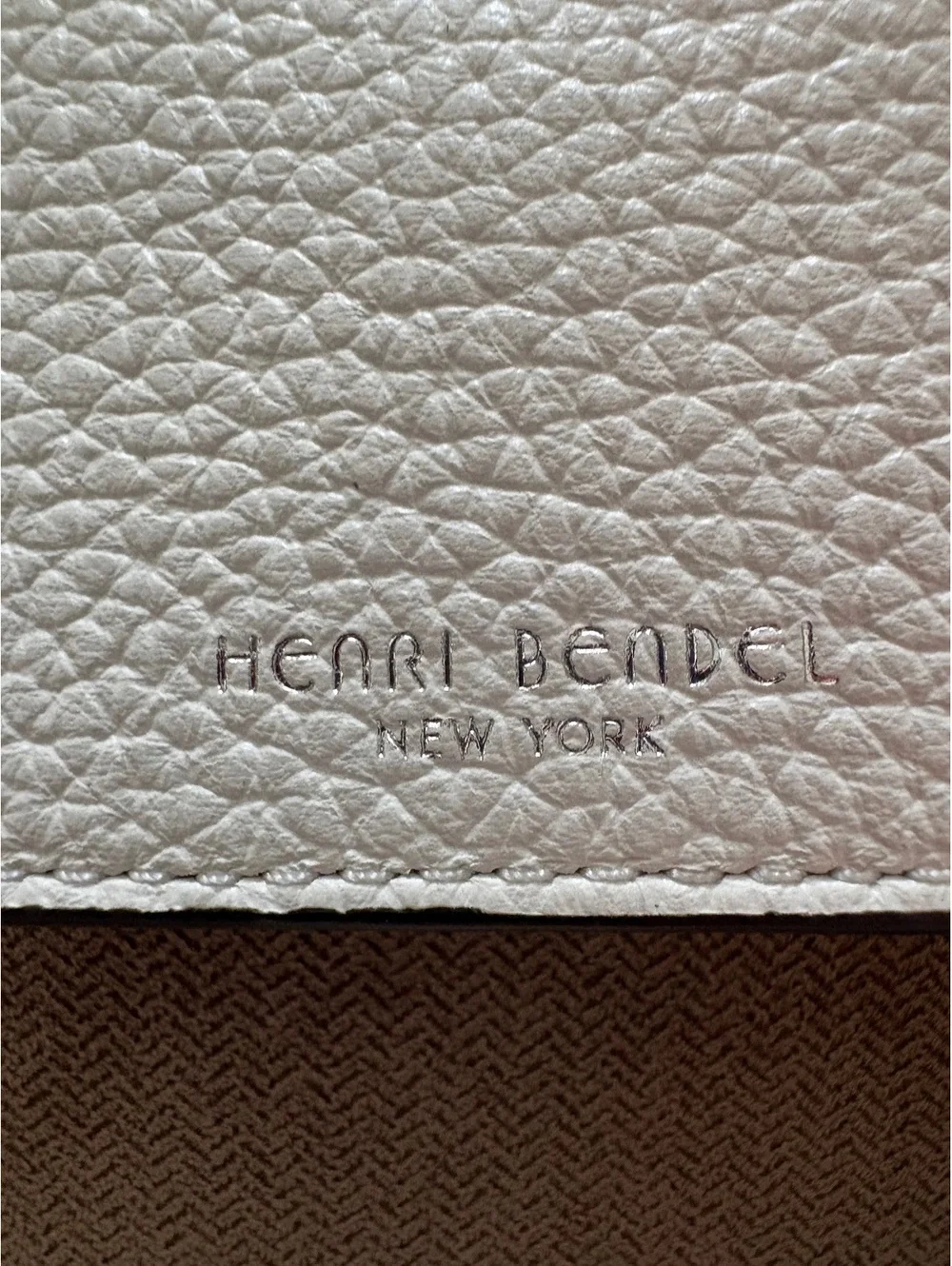 HENRI BENDEL WHITE PEBBLED LTHR LARGE HOBO SHOULDER BAG SILVER HARDWARE ZIP TO